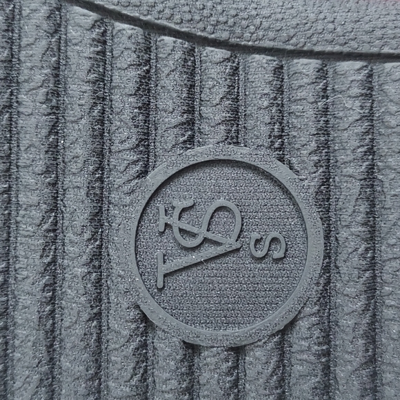 Victoria's Secret Slippers - Picture 3 of 9